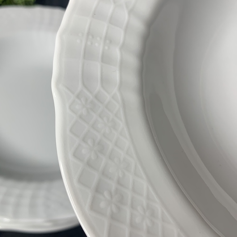 Set of 4 white Seltmann Weiden soup / cereal bowls - Picture 3 of 6